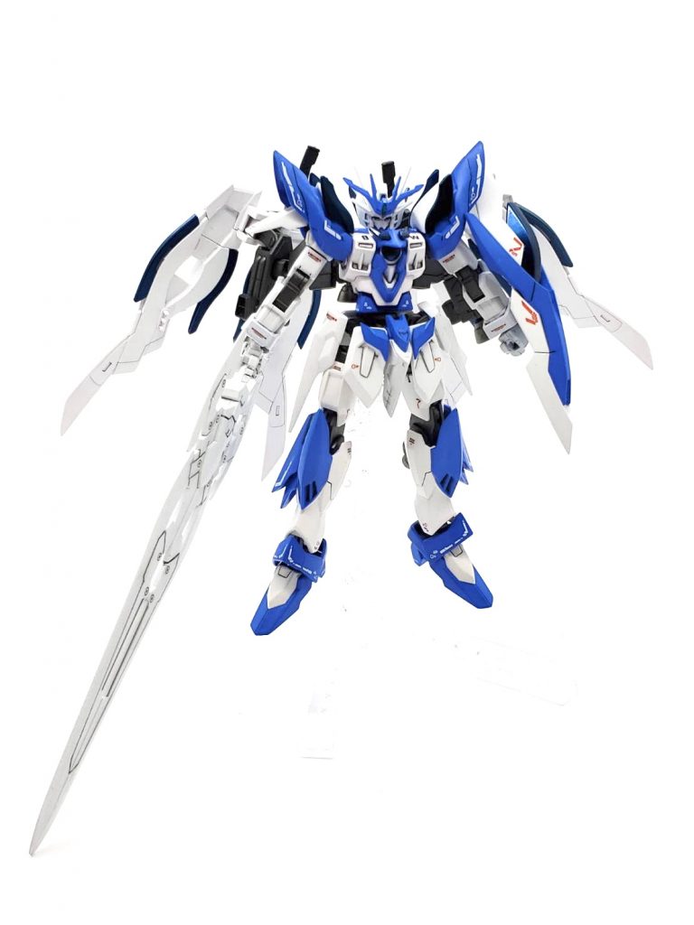 メイン武器はツインバスターライフルではなく、フェザーバスターソードをメインに戦います。状況によりツインバスターライフルも使用可能。