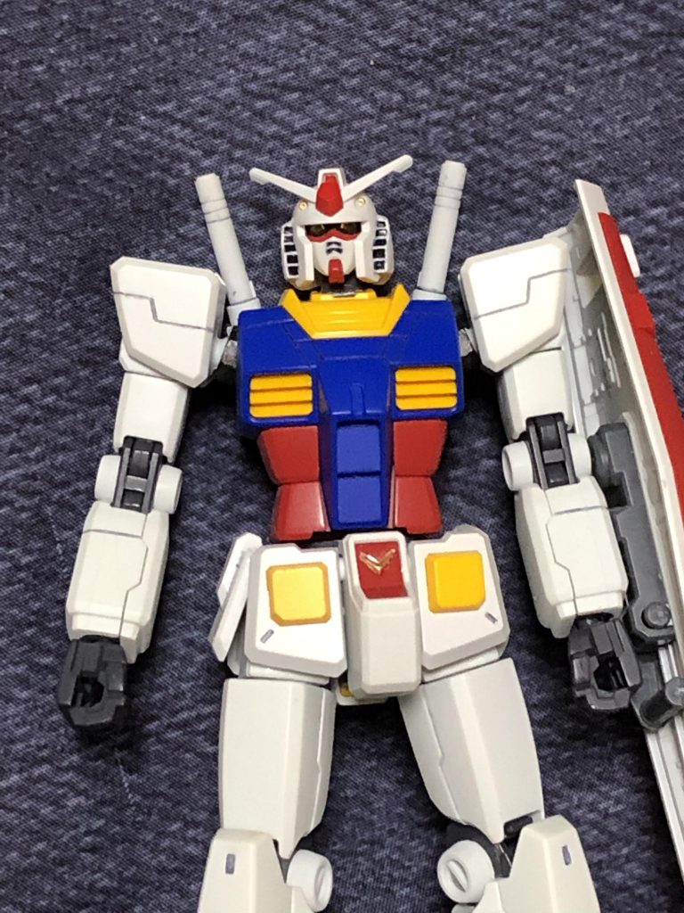 アップロードしてから気がついた。顔に塗装してない場所があった。ということで、塗り塗りしましたとさ。今度こそおしまい。