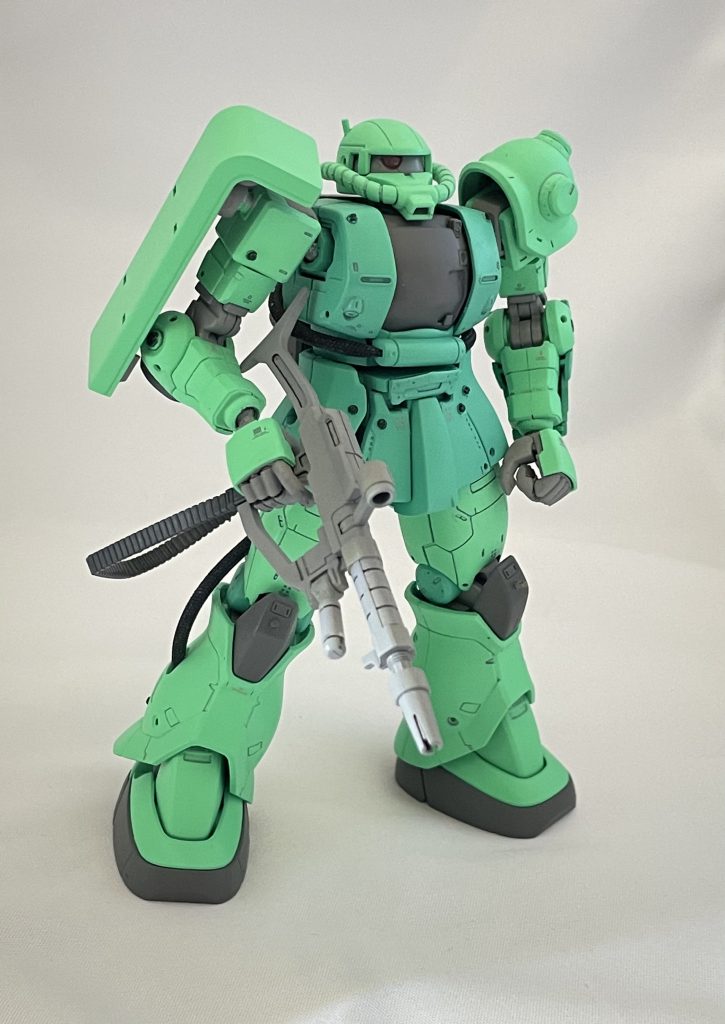 それはそうとザクってシンプルにかっこいいから下手にポージングするとダサくなりそうで難しくないですか？