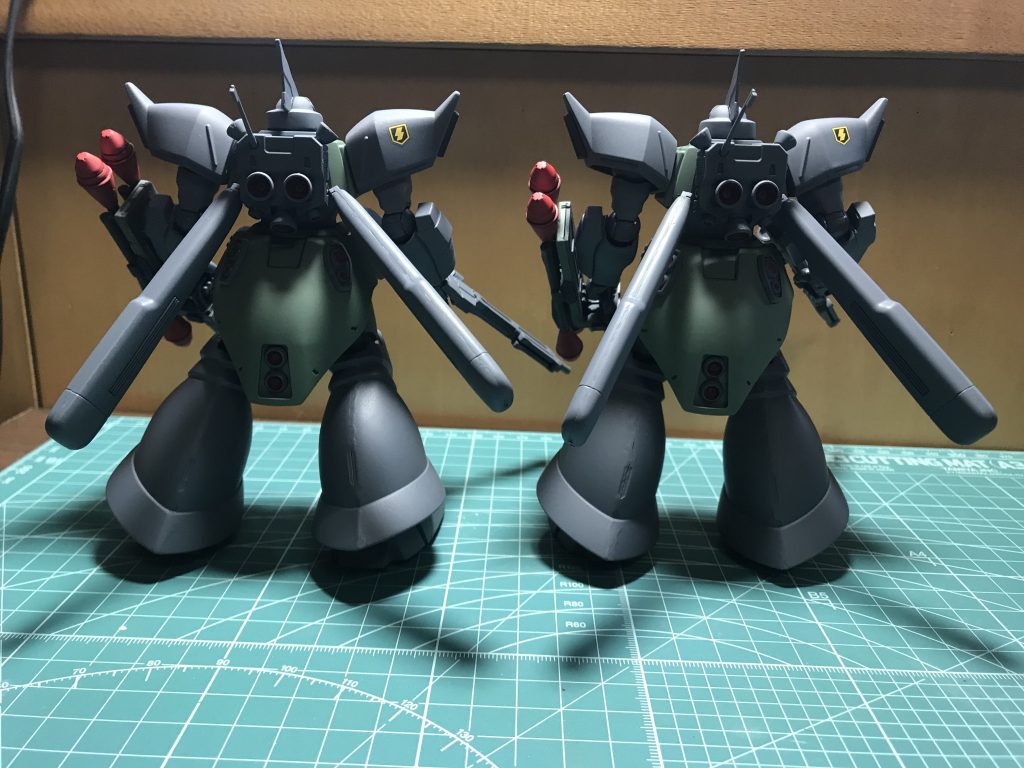 指揮官の〝少佐〟の脇を固めたり、部下達を指揮したりと大変そうな機体をイメージ。設定でははなから指揮官機なので一般兵仕様は無さそうですが敢えてやってみました。しかし、個人的にゲルググJはこの一般機カラーがシブくて好みです。うん！大満足！次回はいよいよ〝ドム〟行ってみたいです♬