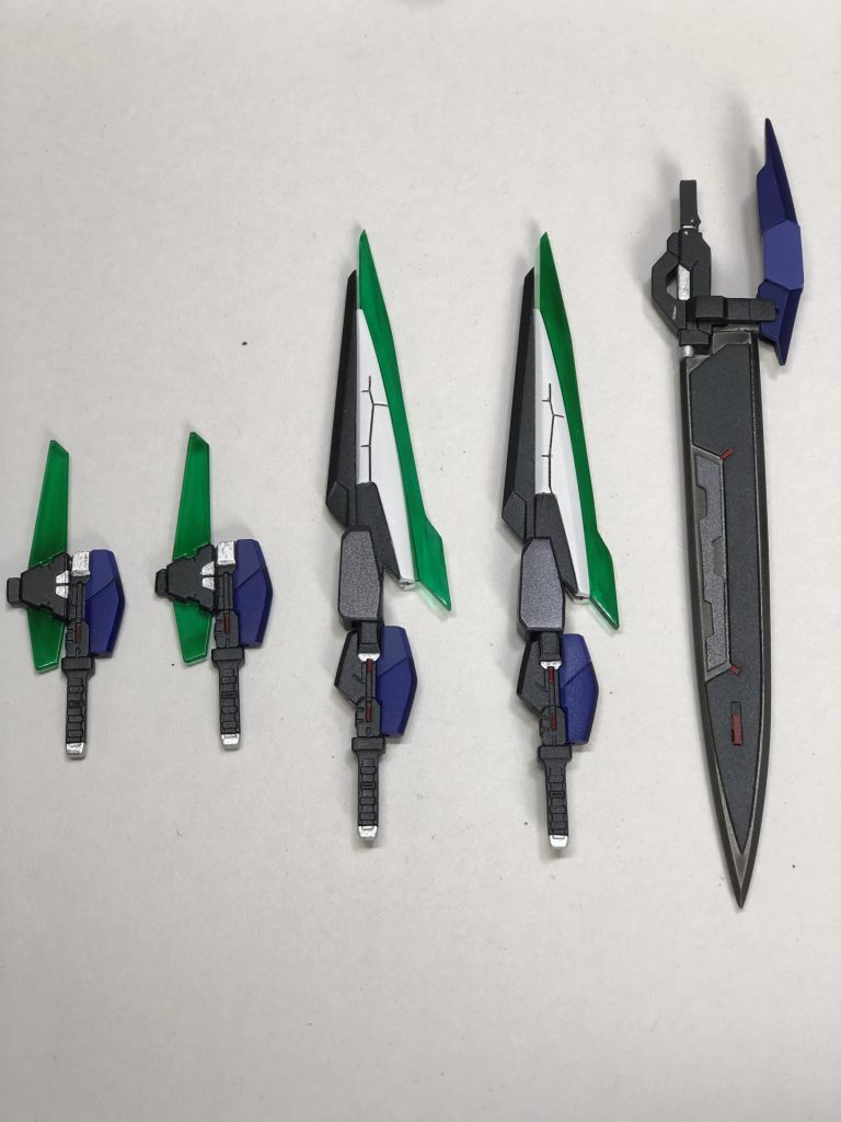 GNナイフ×2GNブレイド×2GNソードGNソードはホントに好きな装備なので、刀身はPGのデザインを参考にして作っております。