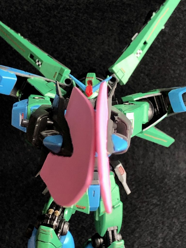 格闘兵装のビームジャマダハル。ネオジオン残党の第四世代重MSの装甲を貫く為の装備です