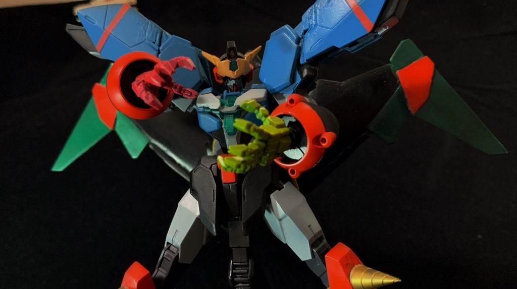 そして、「ゲル・ギム・ガン・ゴー・グフォ」な1枚。個人的にはガオガイガーもガオファイガーもこのポーズが1番好きなのでこれを再現できただけでもかなり満足してます。ヘルアンドヘブンを打つポーズと破壊エネルギーと防御エネルギーを発生させるポーズの方が馴染みがある方も多いと思いますが、僕の撮影スキルの無さでかっこよく取れなかったので割愛させてもらいます<(_ _)>