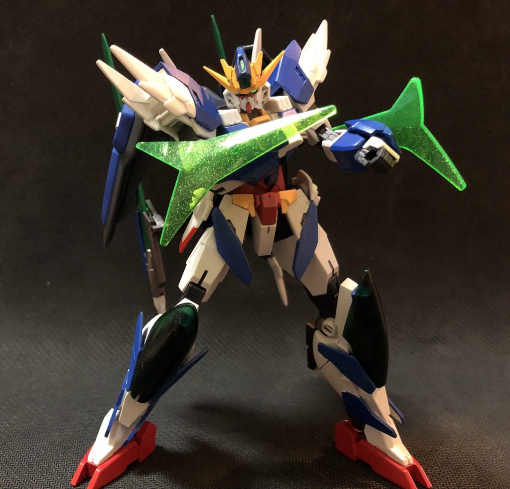 腕と脚からビームを形成格闘戦やシールドとして使用可能