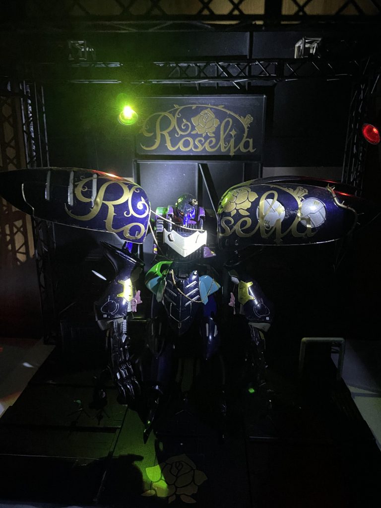 Roseliaのステッカーや棘を表現するのが少し難しかったです！！ 