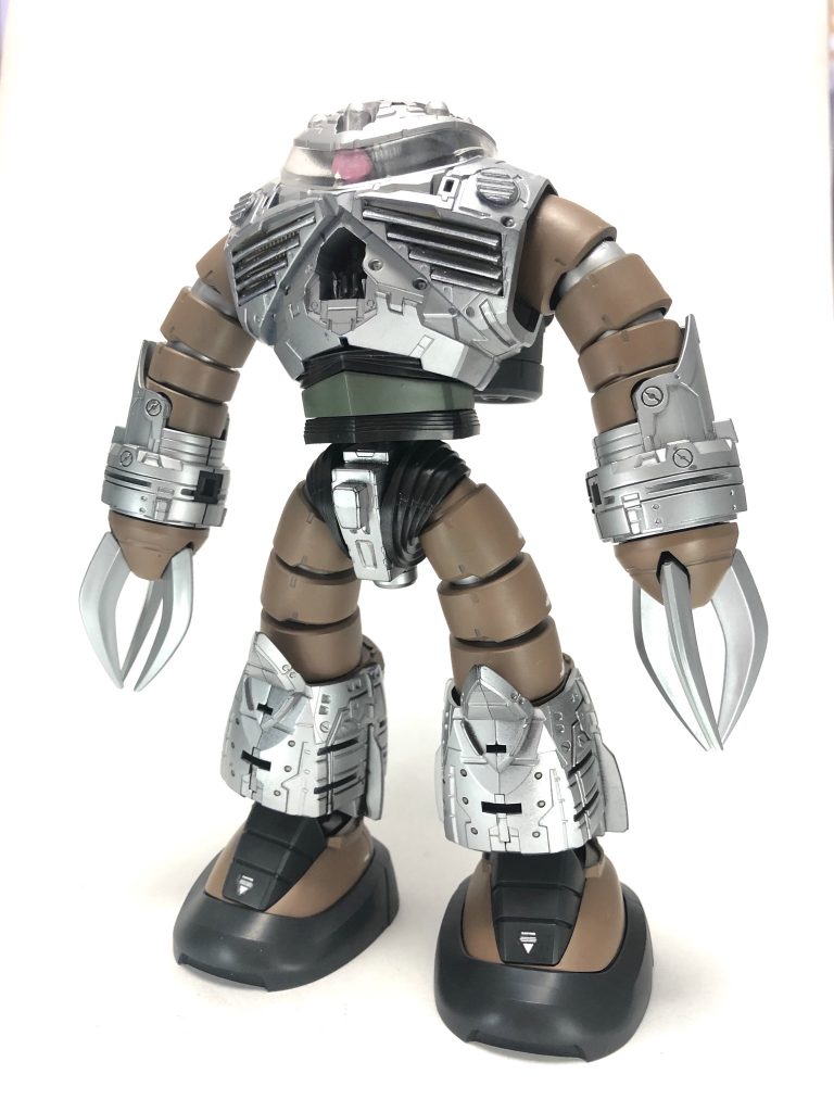 ズゴックは内部フレームがところどころチラ見するので簡単ではありますがアルミっぽく塗装しました(墨入れはやりすぎ)