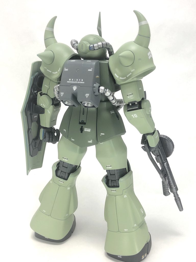 MSグリーンを使って全塗装。隠蔽力の強いカラーのおかげで下地をいじる事もなく綺麗に塗れた気がします。