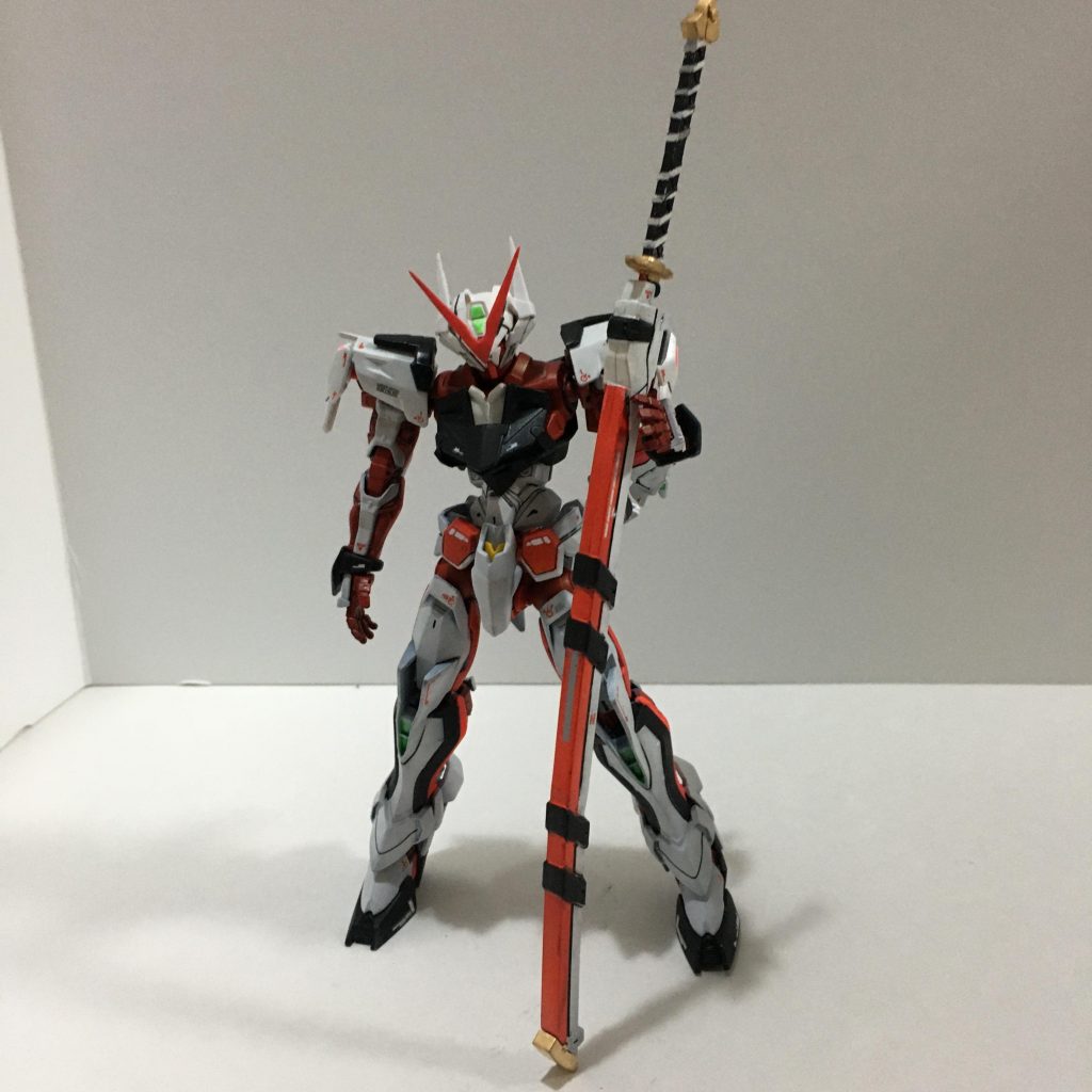 本機のメイン武装 ワンウィングエンジェル日本語直訳すると片翼の天使ですw制作中ビルダーズウェポンの日本刀をニコイチにして延長したのですが長くしすぎて某ゲームに出てくるあの人の刀みたいに見えたのでこの名前にしましたw武装は本体を超える長さをしていますw