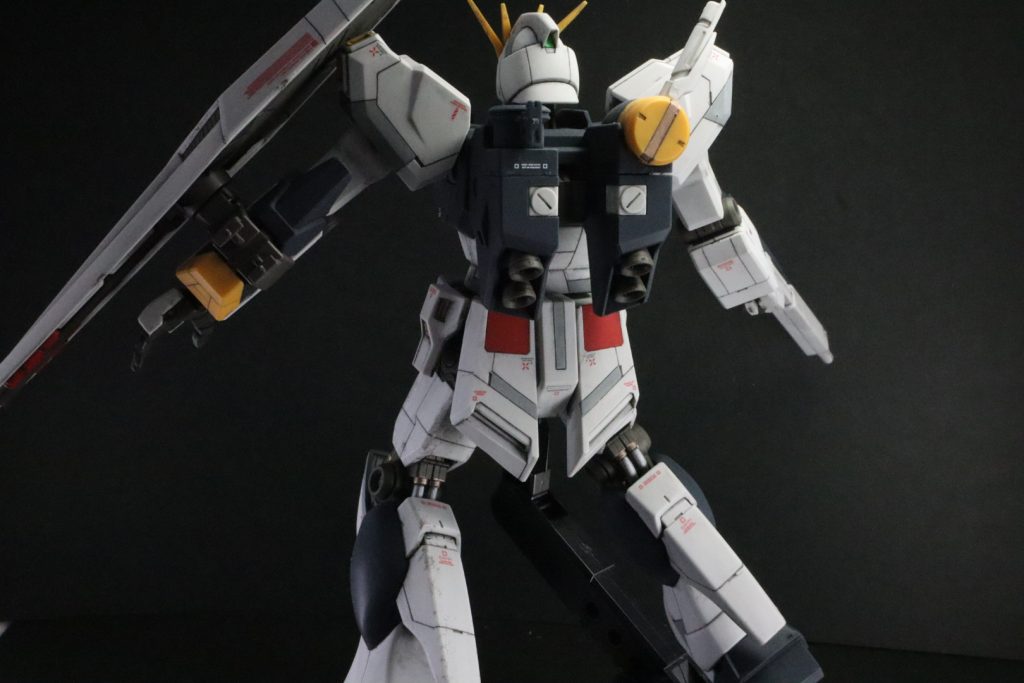 νガンダム–3枚目/制作者：でるたぃ