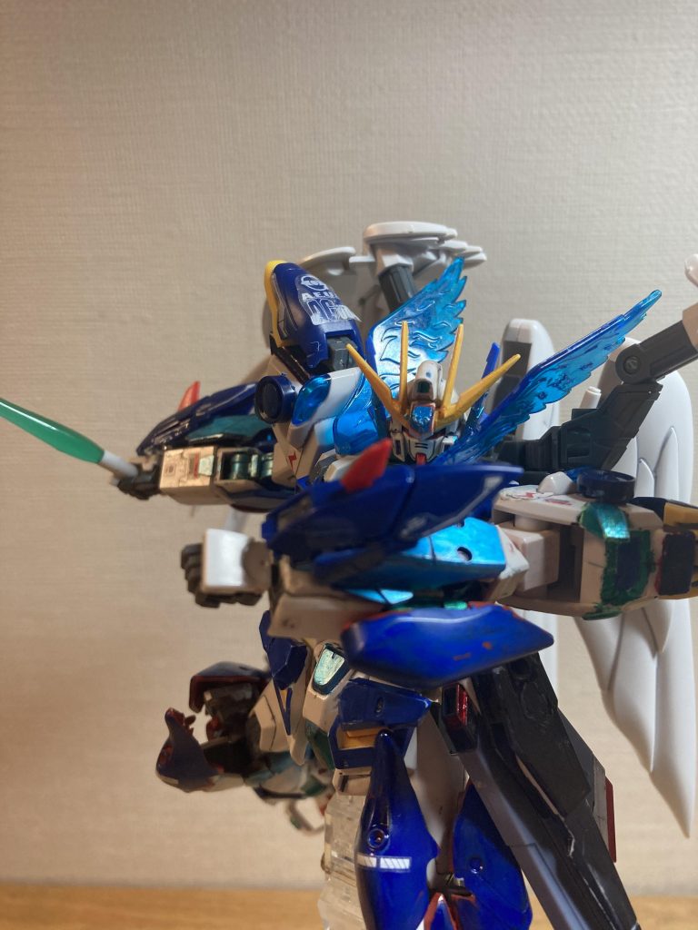 (余談)ビルドストライクはもう一機存在するようだがその姿形はまったく異なるようだ。またそれはヒムカイが作ったものでは無いようだ