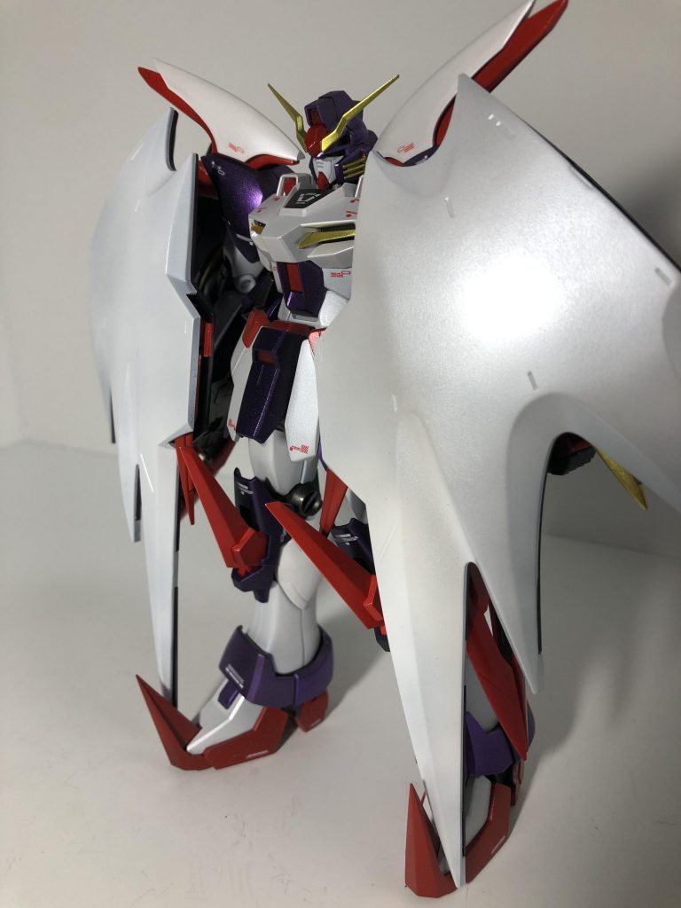 外マントはパール塗装。ムラがあるように見えるので、次回はしっかり作りたいです。あとマントが完全に締まりませんでした💦