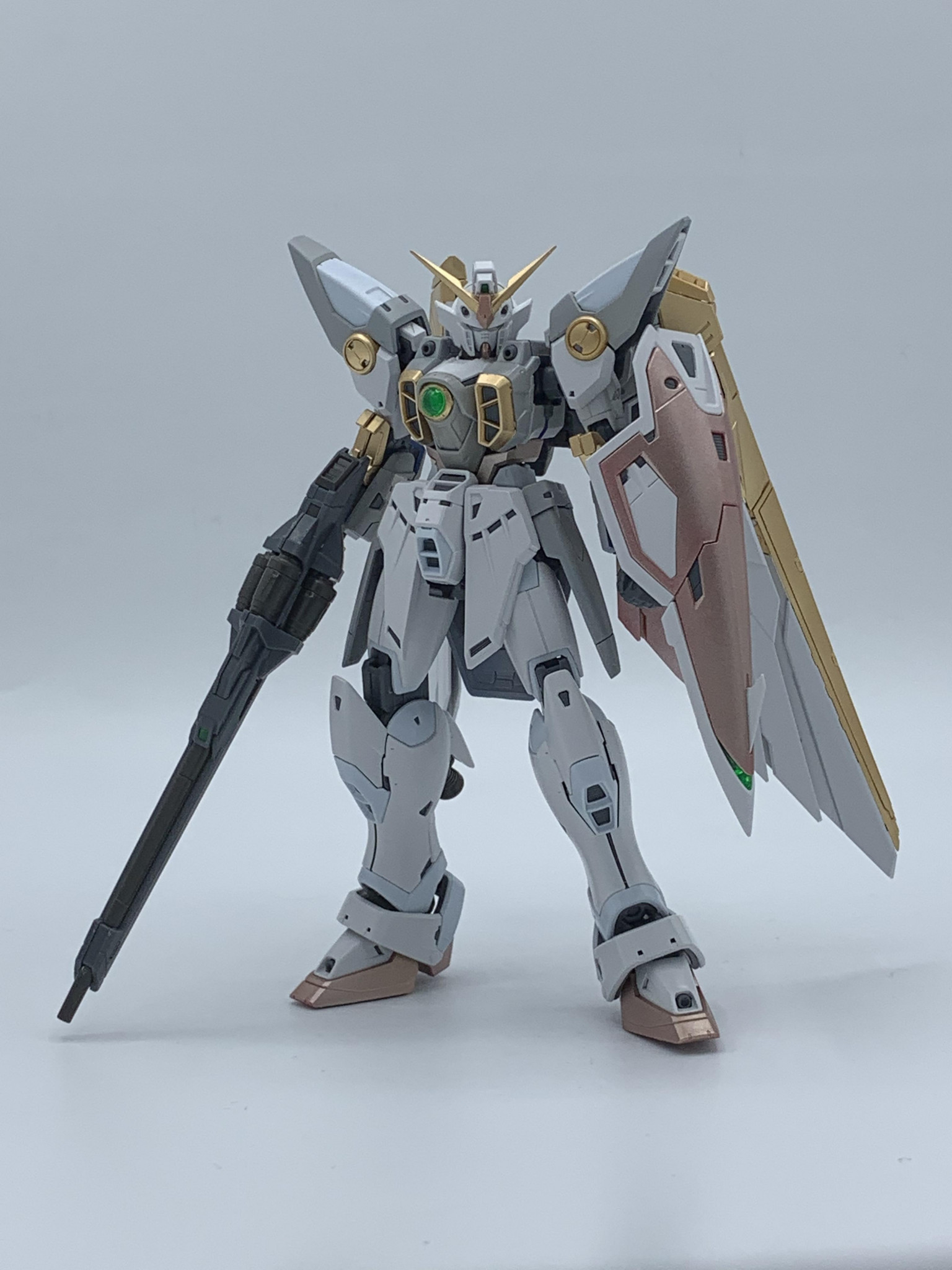 RGウイングガンダム スノーホワイト風｜霜月紫さんのガンプラ作品