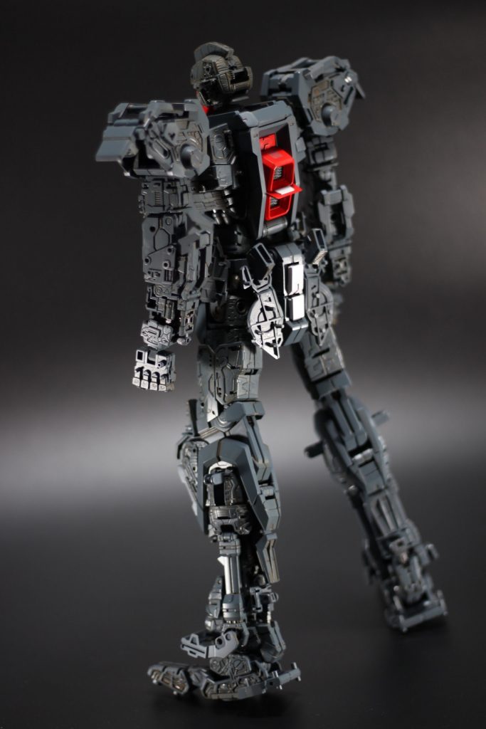 内部フレーム2色での塗り分け、茶色でスミ入れ