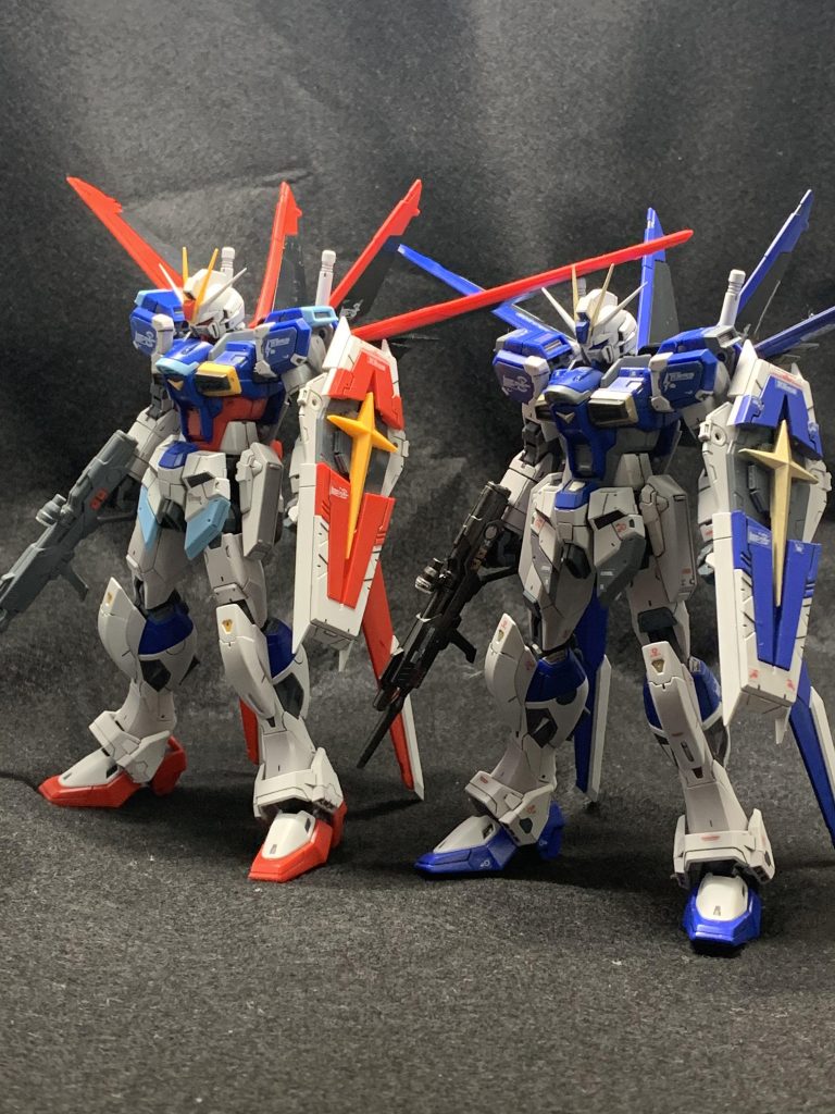 ノーマルのインパルスと比較して。どっちもかっこいい。赤が無くなるだけで印象が大分変わります。