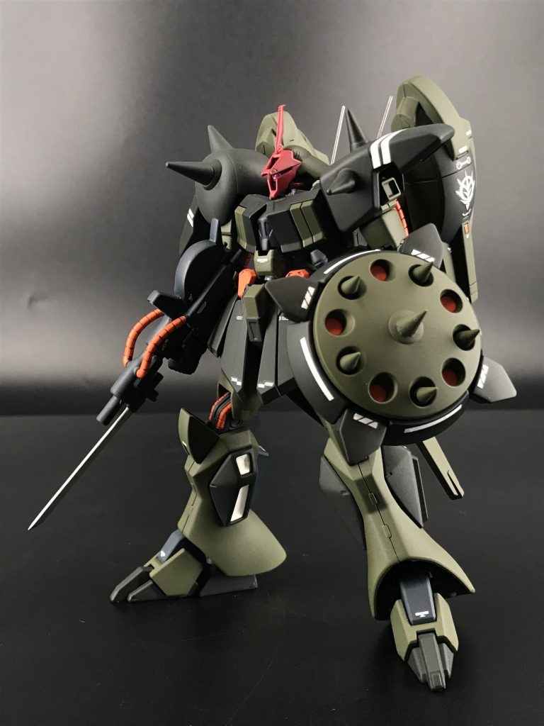 最後にツノ付き隊長機仕様です。たまたまR・ギャギャのパーツが多数あったので、顔のマスクをドーベン・ウルフを意識した赤いマスクに変更出来るようにしました。