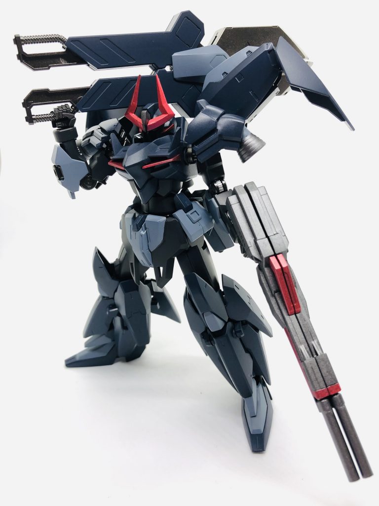 シザーズを担いでのポーズ。片手で大きい武器を担ぐ、支えるポーズは力強く感じとれるから好きです😆