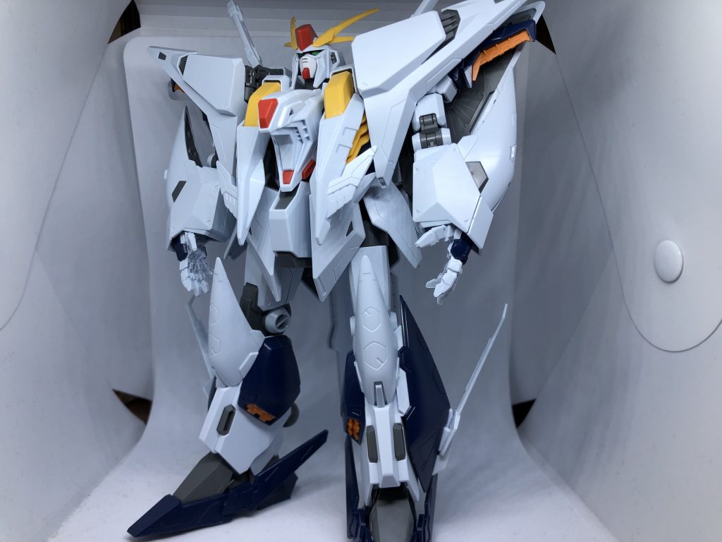 本体塗装前。なんとなく匂うロールアウトカラー感