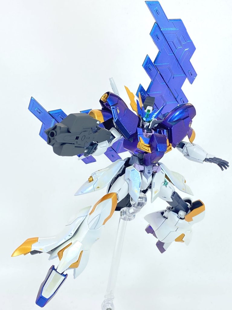 ビームライフルアルスアースリィのバレルを短縮したモデル。威力は若干落ちたものの連射能力と取り回しは向上している。