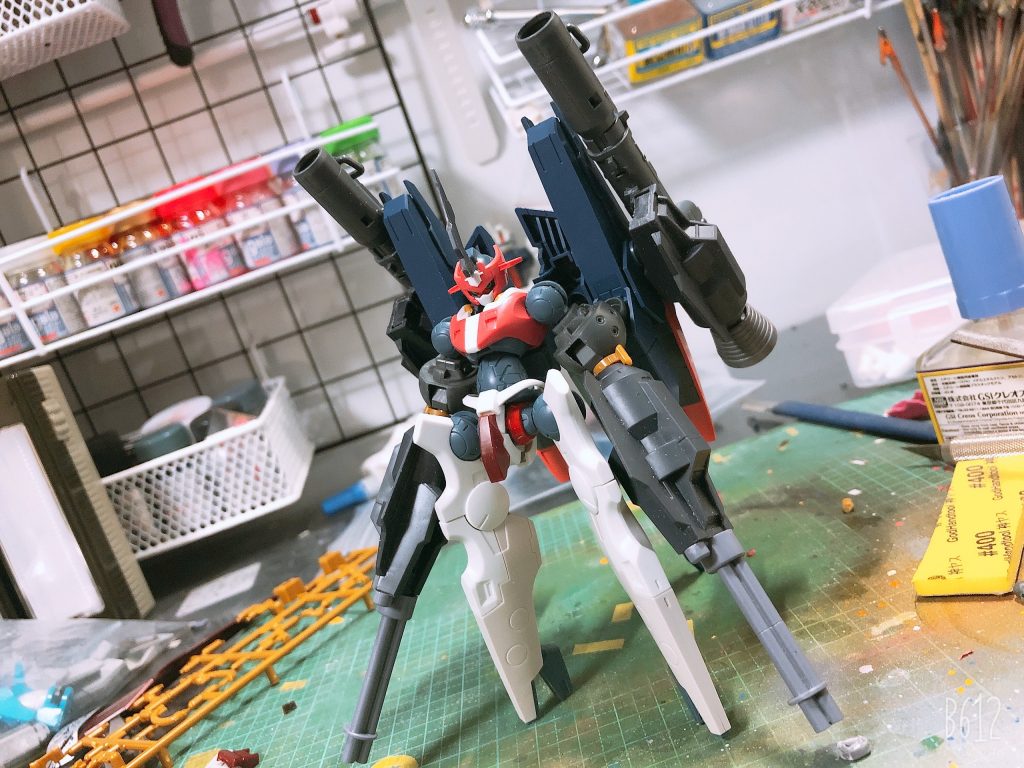 ちなみになんとなく形はできていたものの制作当初はかなり異質な方向からいっていました(腕ガトリング好きだけど!)