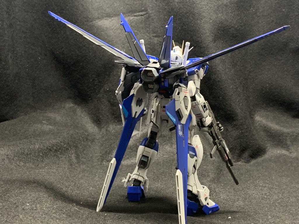 後面。差し色としてスカイブルーを足したのがいい感じです。