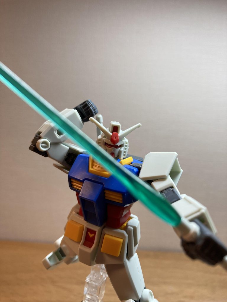 ビームサーベルは個人的な趣味で緑に発光が変更されているが、威力については特に大きく変化はない。