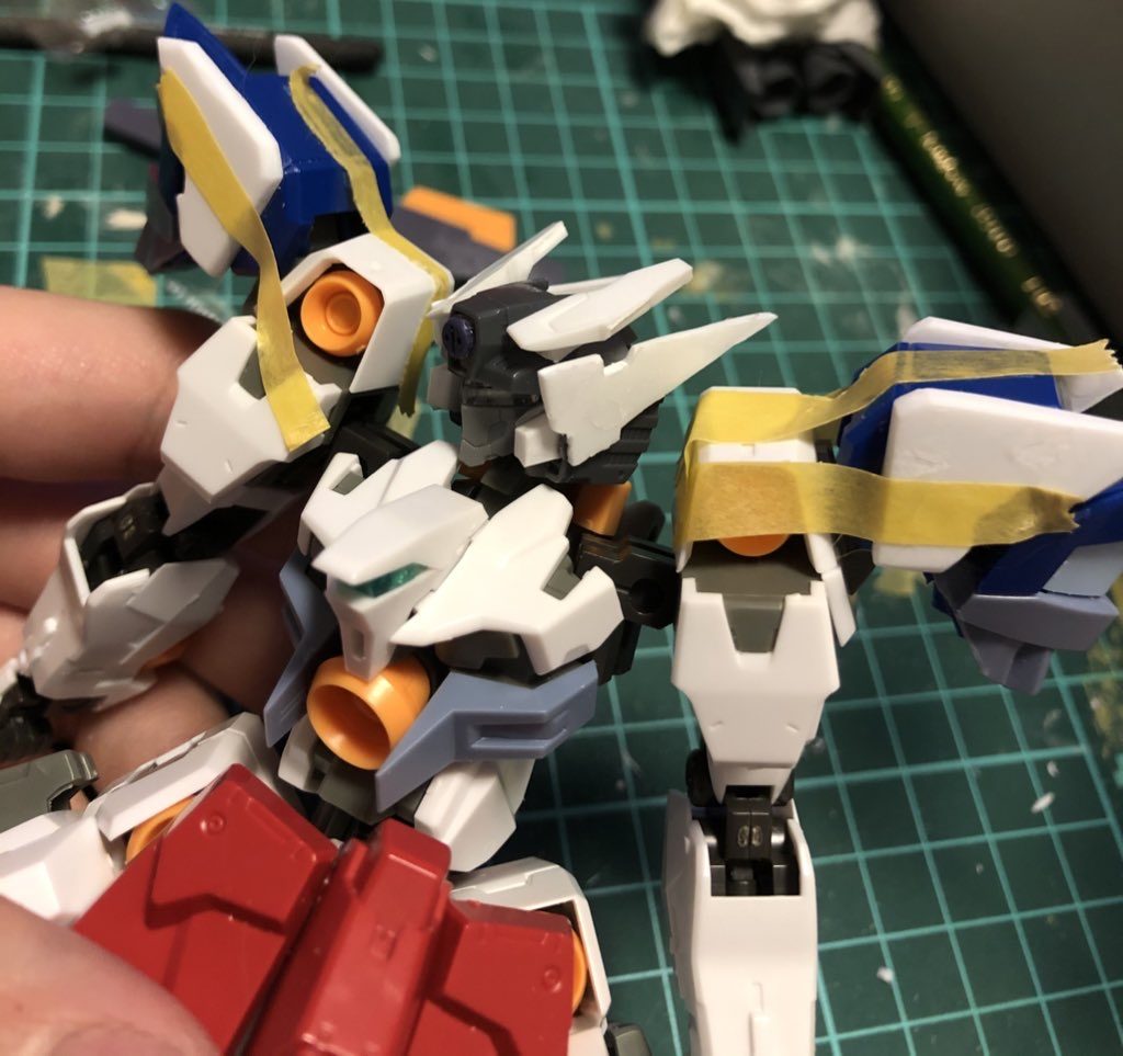 この頃はまだ肩がスッキリしてましたが、いつの間にか巨大化してしまいました。