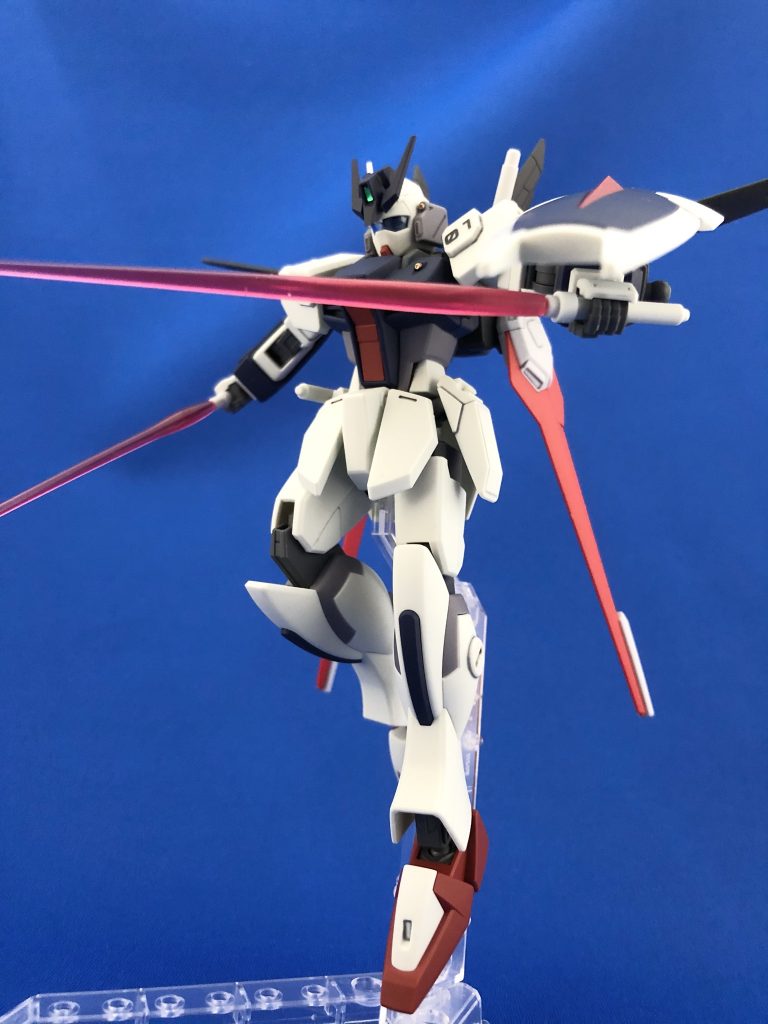 実はフォースシルエットの物と元々腰にあるものとでビームサーベル4本装備のなんちゃって近接強者です。