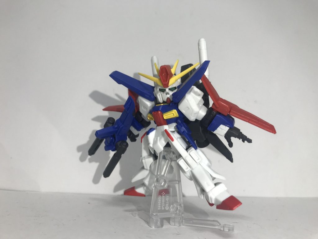 ZZポー…ん？ちょい待て！これ後ろのバックパックが干渉して例のポーズが取りにくいぞ！