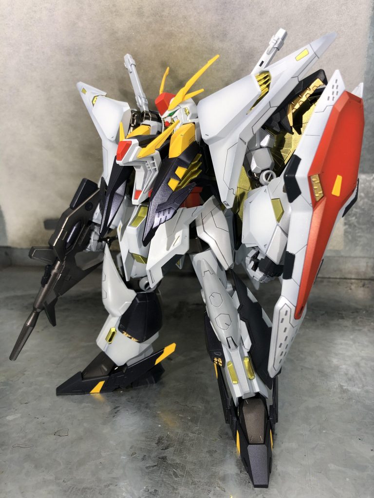 デカールを貼る前蛍光塗料も塗ってない状態です