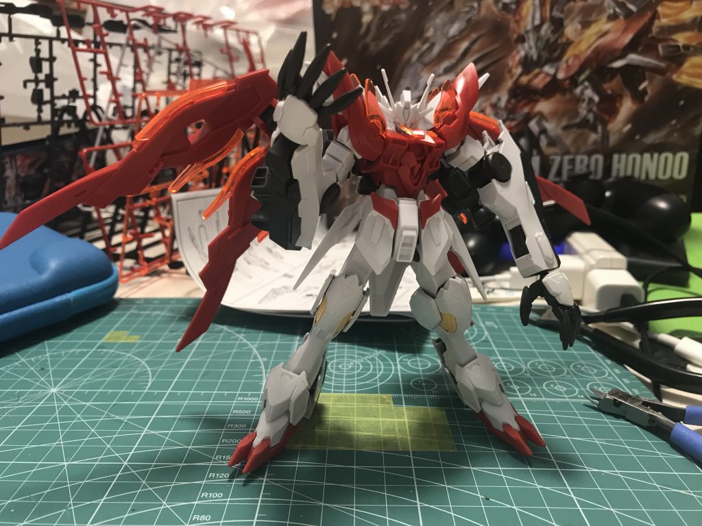 この段階ではウイングガンダムゼロとドラゴンをどう合わせるか模索致しました。