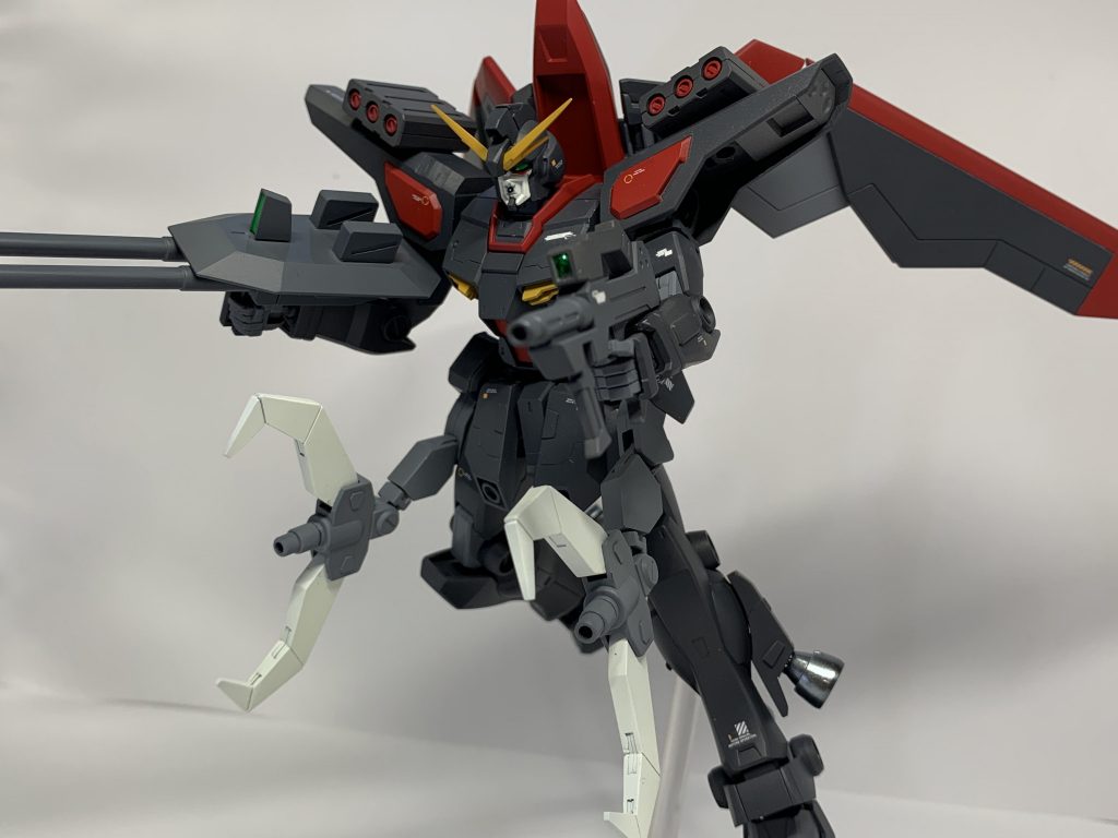 サイドアーマーも展開して強襲