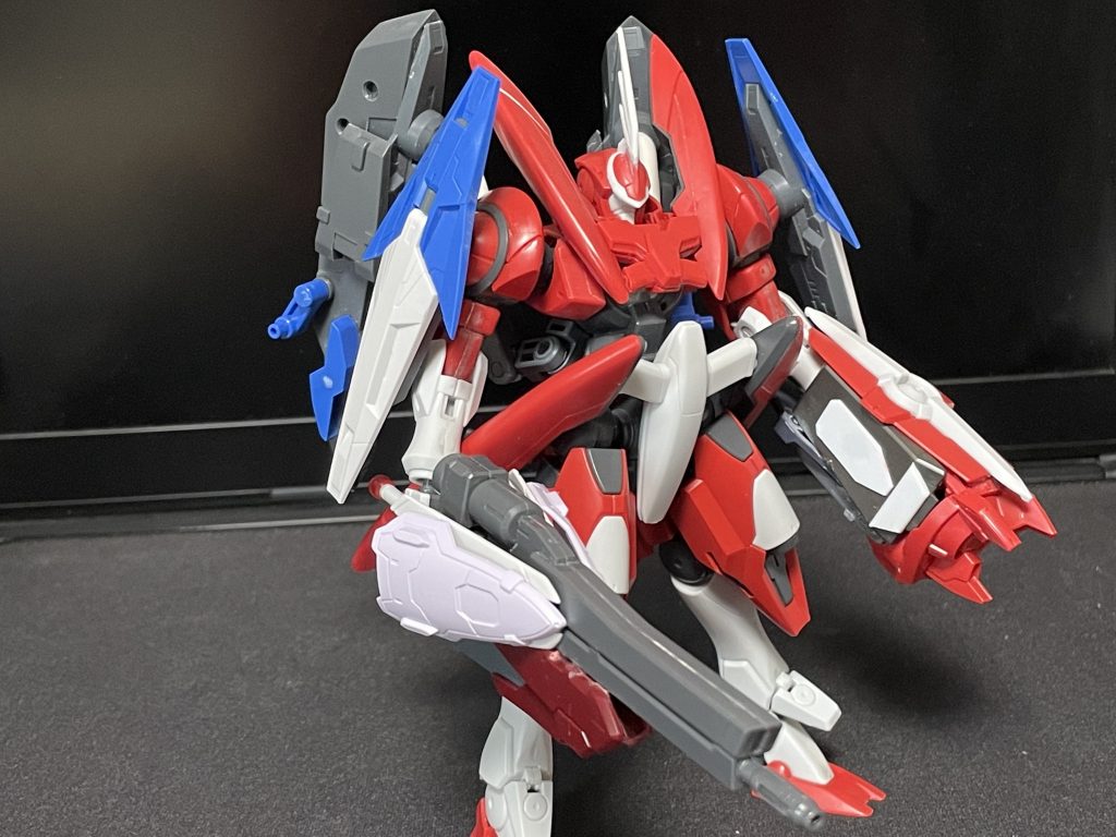 塗装前を見てもらえると割とジンクスのままなのがよく分かりますね(*´艸`)量産機で一二を争う程のカッコいいジンクス