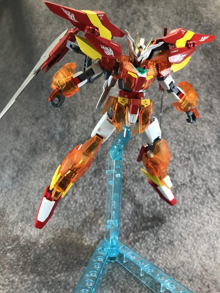 今回は二作連続でアップします。以前に自分が制作したブレイズガンダムをコアガンダム、プラネッツシステムを使って再現・アレンジしました。