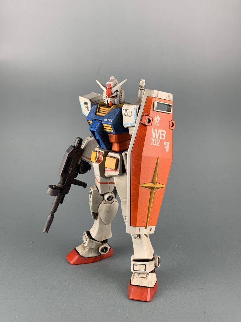 デカールは「ガンプラが絶対にうまくなる10の製作テクニック」に付属のものを使っています。改造ポイントもほとんど本の部分と一緒です。