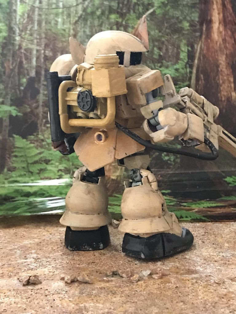 バックパックは頭部が干渉するので、オリジナルのデザインにしました。