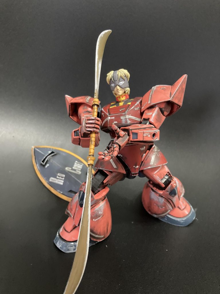 ［ララァ］今流行ってます、大佐、お似合いですよ…