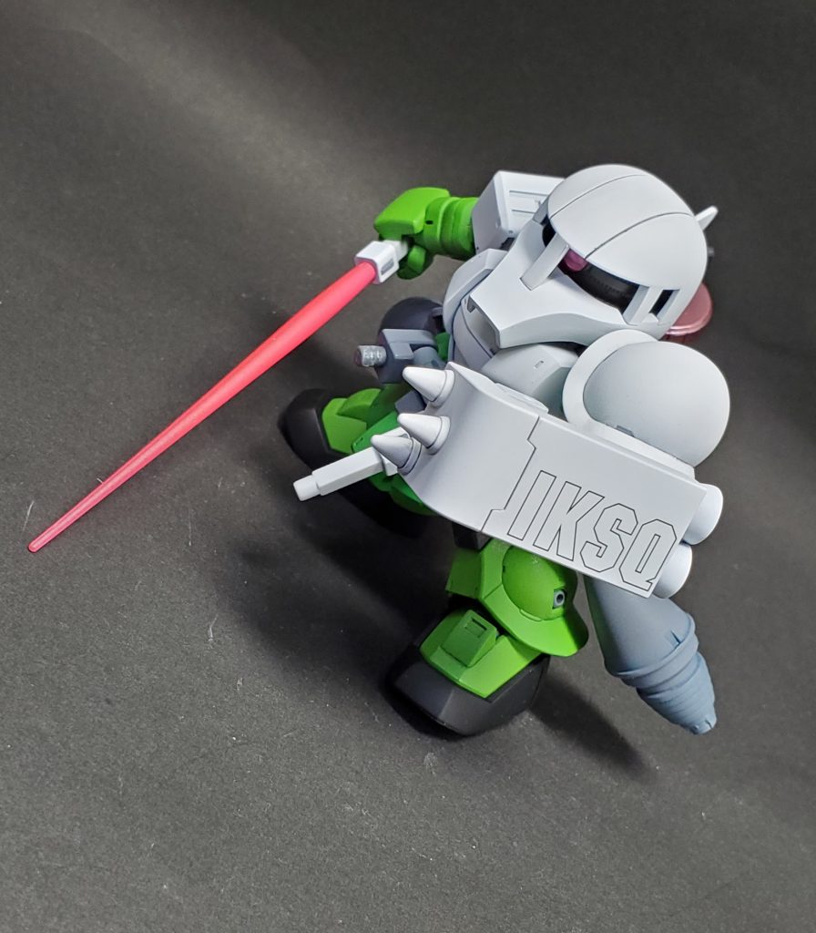 ・サブ格闘 ブーストスパイクシールド 後部ブースターを吹かしたり吹かさなかったりすることで、殴打のタイミングを変化させながら使う。相手の体勢を崩すことが主な目的。