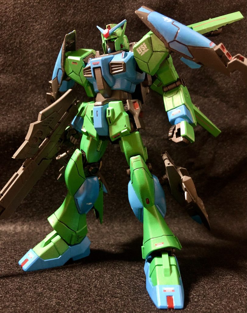 設定としてはνやマークIIの予備パーツの寄せ集め機体。新造してのサイコフレーム実験が難しい故のあり合わせといった感じです