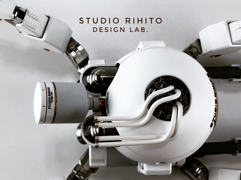 クラシックフォーミュラーのエキゾーストパイプをモチーフにしたパイピングディテール