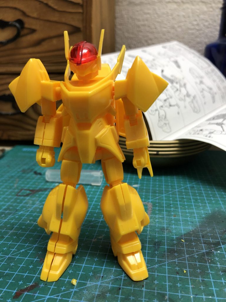 元のキットの仮組み状態。スーパーミニプラでカッコいいザカールの発売が決定したので、その前にこの旧キットザカールを自分が好きなスタイルに改造したいと思って今回製作するに至りました。