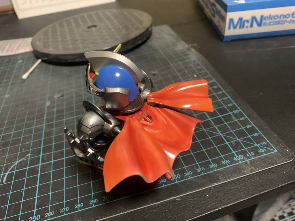 マントは騎士の誇りで汚さずにグラデーションからのキャンディ塗装で最後にコンパウンドで鏡面仕上げにしました