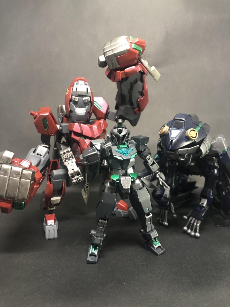 ジライヤ、ハヤテと3ショットで〆。ここまで見て頂きありがとうございました！今回初めてのエアブラシ塗装でしたが、ガンマカエアブラシ使用時の煩わしさが無くてとてもやりやすかったですね。なにより調色出来るのがいい！初めての調色でしたが、ゴリラの赤は思いの外いい色になって安心しました。この勢いで残る3体目！と行きたいところですが、果たしてリライズコン終了までに間に合うのか…？次回を待て！