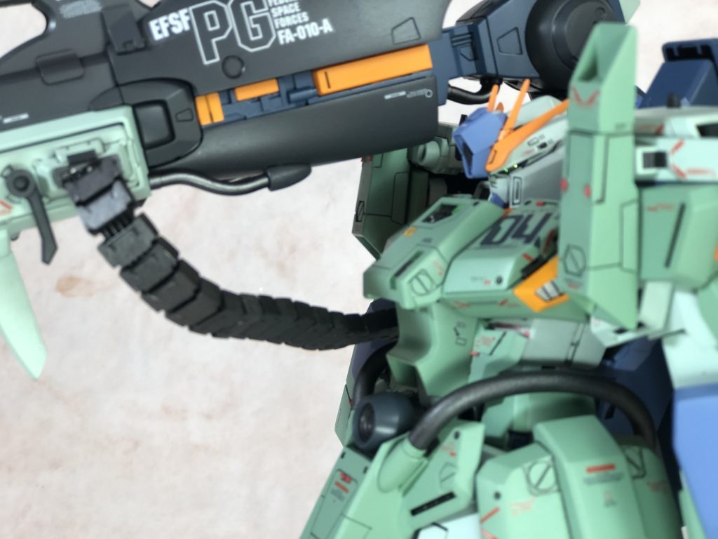 目にはハイキューパーツのオーロラフィルムを使いました。