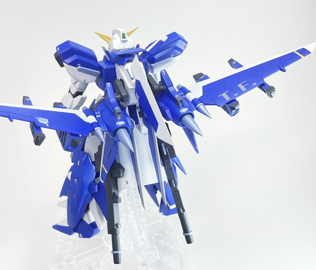 バックパックはかなりこだわりました。ウィンダムのジェットストライカーを真っ二つにしたり、ボールジョイント埋め込んだり、苦労して作りました🤣