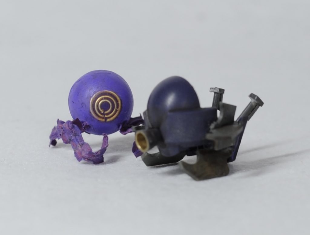 背面にブースターがあるので短時間なら飛行できます