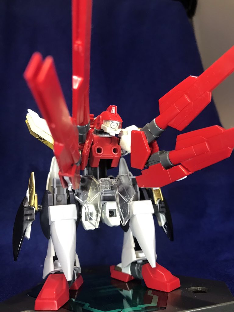 利用武装GNフィンファングGNバスターライフルGNシールドGNクローファングGNレッグファングGNクリアフィールド=GNフィールドを纏った状態で展開可能になるステルス機能。視覚的に全く見えなくなる。正確にはコックピット部分の機能のため後述の合体形態時には利用不可になる。