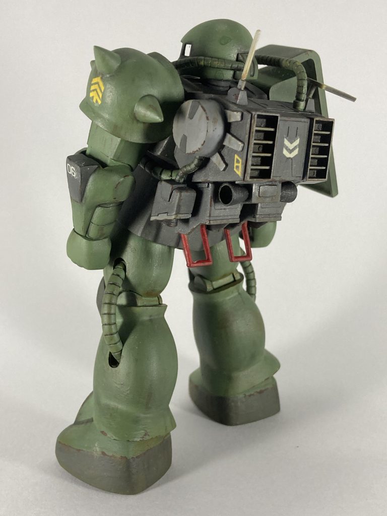 背面①使用した水転写デカールは全てキット付属の物です。