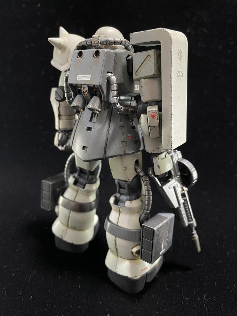 カメラ越しだとウェザリングが薄くなってしまう印象。気持ち大袈裟に施すべきか。