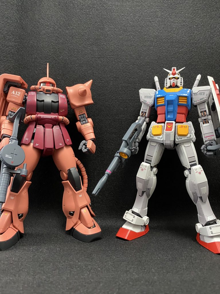 前に作ったガンダムと並べてみした。