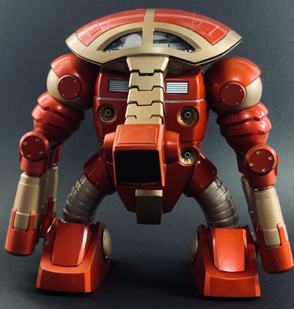 全体像。赤はEXレッドゴールドを下地にガイアのプレミアムパールレッドを吹いてからコンパウンドで磨きました。モノアイはホワイトに蛍光ブルーを混ぜてみて少し光るかなーと思ったんですが、そちらはうまくいきませんでした💧